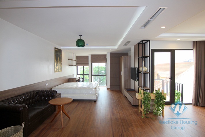 Big and clean studio apartment for rent in quite area, Tay Ho, Ha Noi